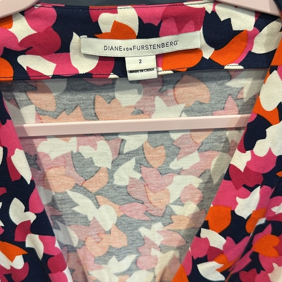 DIANE von FURSTENBERG | EUC New ‘Julian Two’ Cotton/Silk Wrap Dress sz 2 - Picture 2 of 6